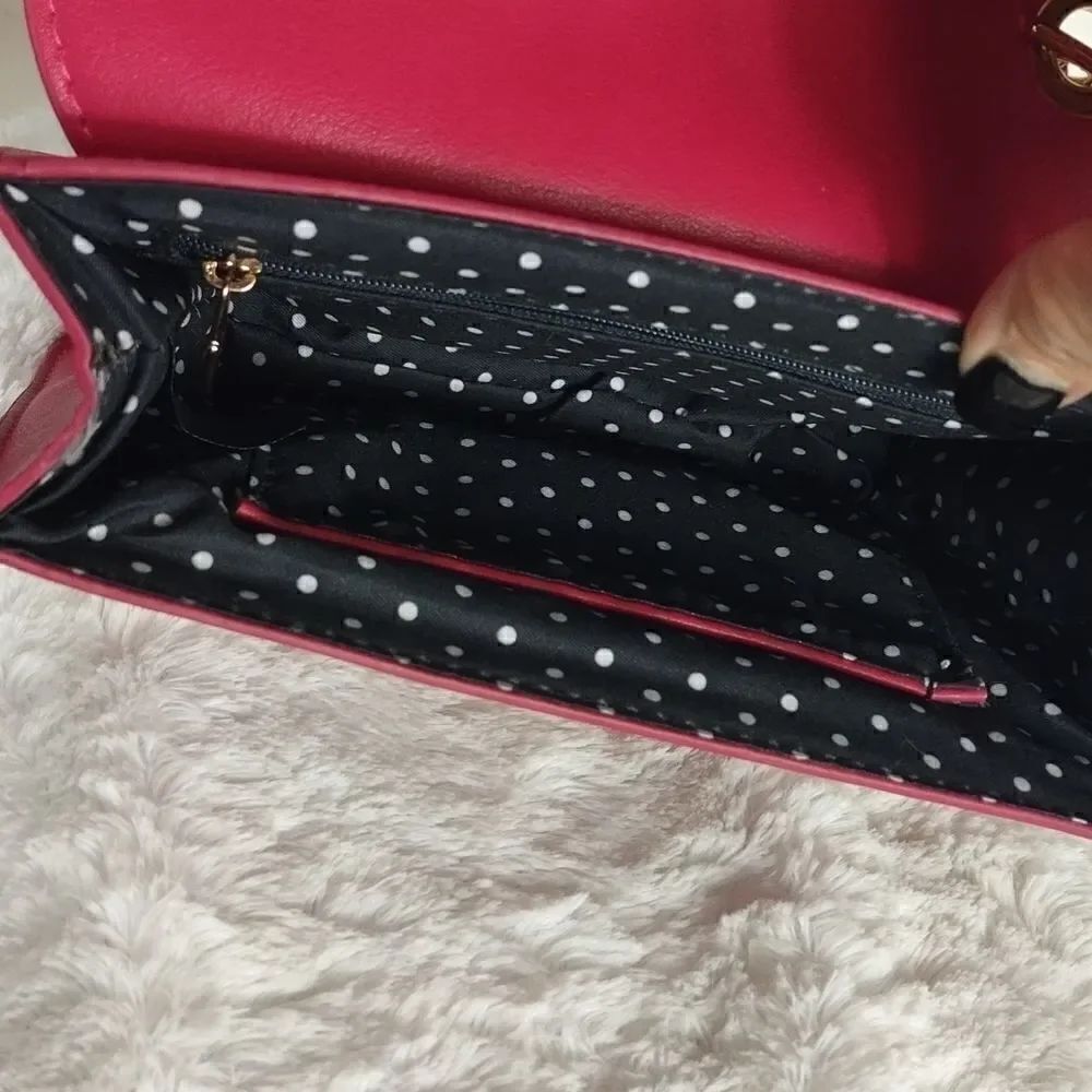 Chain Crossbody 👛 Purse - Picture 4 of 10